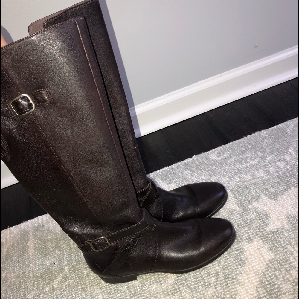 UGG Australia Women’s Boot Classic Equestrian